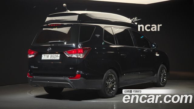 KG Mobility (SsangYong) Korando Turismo 4WD Chateau 11-seater 2014 — фото 2