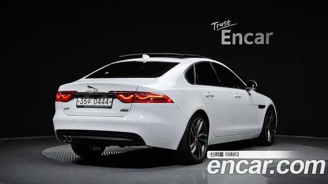 Jaguar XF (X260) 20d Portfolio AWD 2017 — фото 2