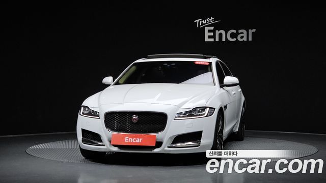 Jaguar XF (X260) 20d Portfolio AWD 2017 — фото 3