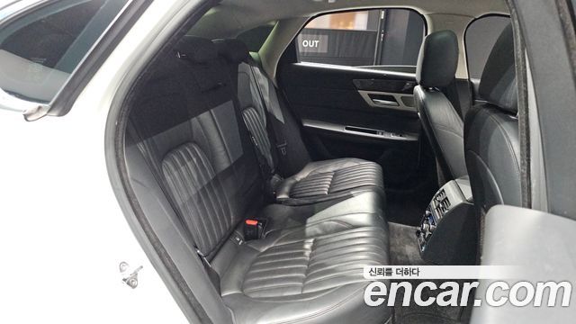 Jaguar XF (X260) 20d Portfolio AWD 2017 — фото 11