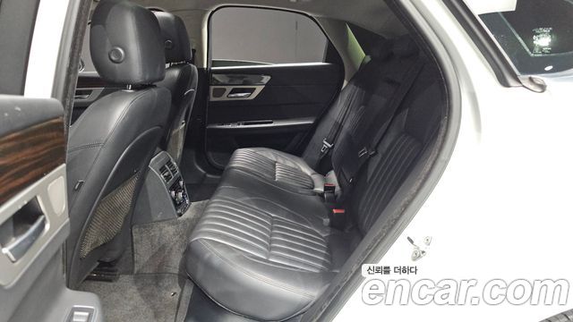 Jaguar XF (X260) 20d Portfolio AWD 2017 — фото 26