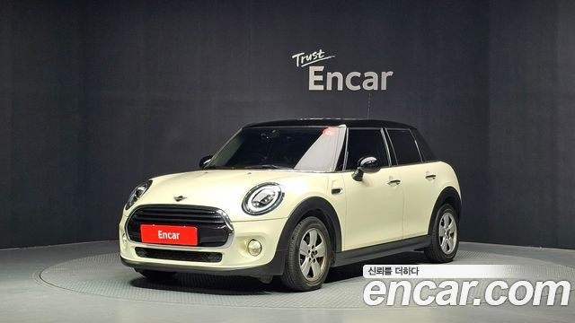 MINI Cooper 5Door Standard 3rd 2019 — фото 1