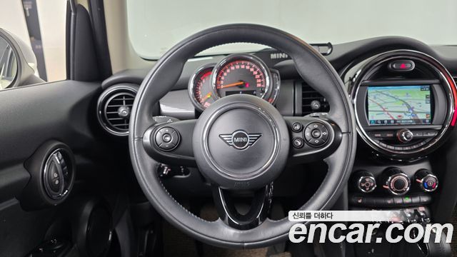 MINI Cooper 5Door Standard 3rd 2019 — фото 12