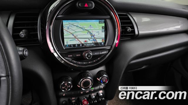 MINI Cooper 5Door Standard 3rd 2019 — фото 13