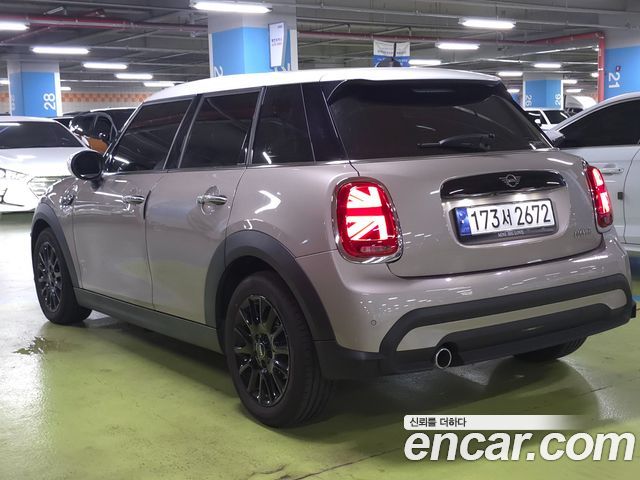 MINI Cooper 5Door Classic Third Generation 2024 — фото 2
