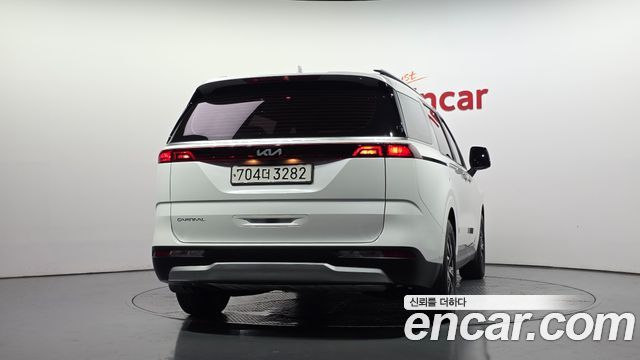 Kia Carnival (IV) Gasoline 11-Seater Prestige 2023 — фото 4