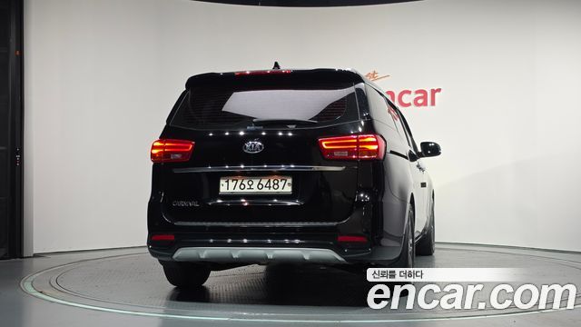 Kia Carnival 9-Seater Luxury 2019 — фото 4