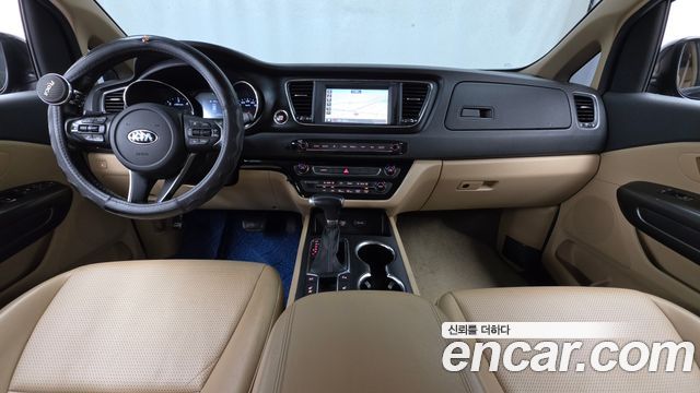 Kia Carnival 9-Seater Luxury 2019 — фото 7