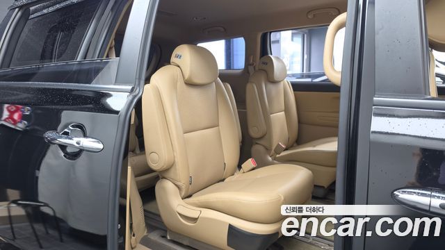 Kia Carnival 9-Seater Luxury 2019 — фото 12