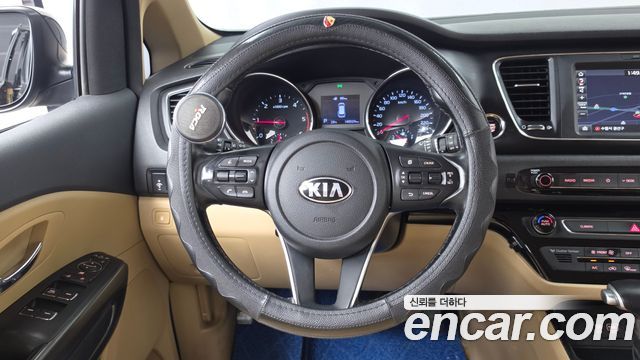Kia Carnival 9-Seater Luxury 2019 — фото 13