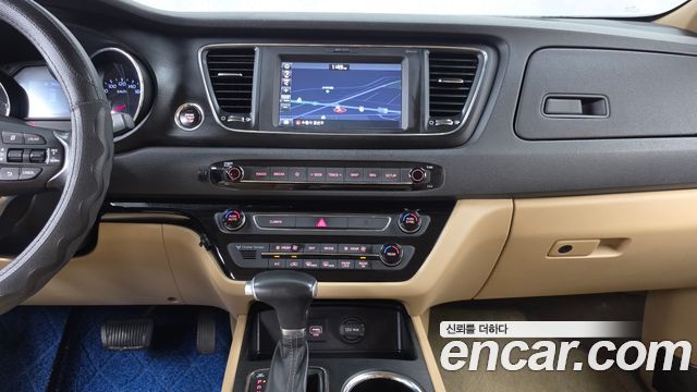 Kia Carnival 9-Seater Luxury 2019 — фото 14