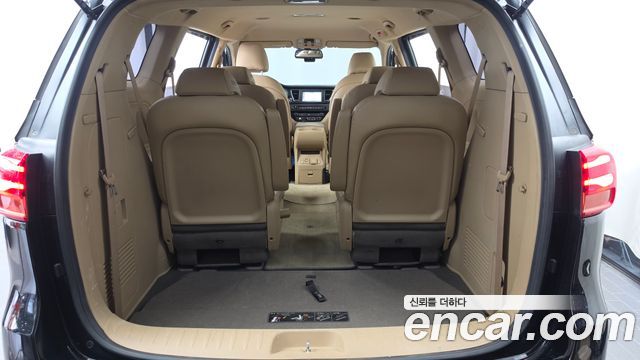 Kia Carnival 9-Seater Luxury 2019 — фото 20