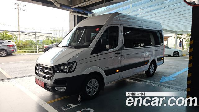 Hyundai Solati 15-seater Luxury