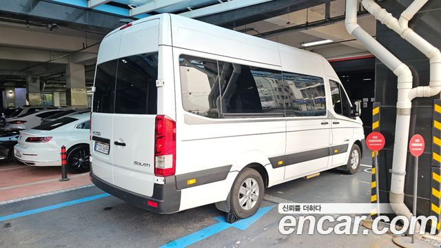 Hyundai Solati 15-seater Luxury 2026 — фото 2