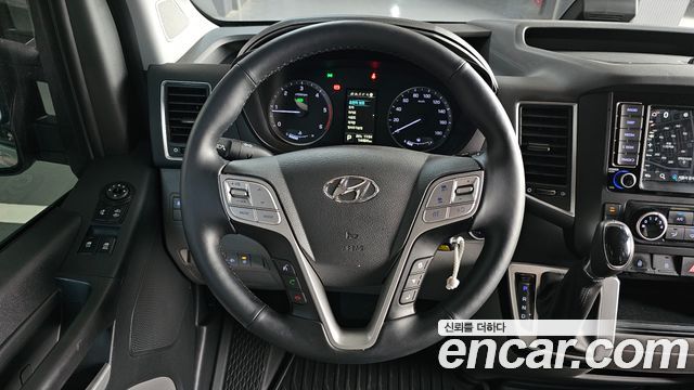 Hyundai Solati 15-seater Luxury 2026 — фото 13