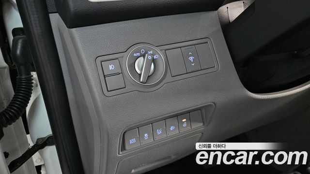 Hyundai Solati 15-seater Luxury 2026 — фото 18