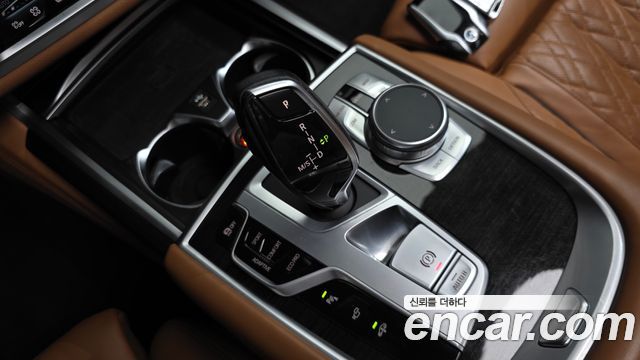 BMW 7 Series (G11) 730Ld xDrive Design Pure Excellence 2020 — фото 9