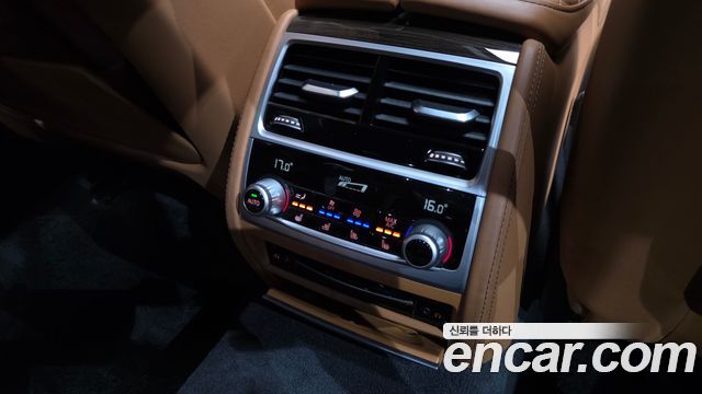 BMW 7 Series (G11) 730Ld xDrive Design Pure Excellence 2020 — фото 30