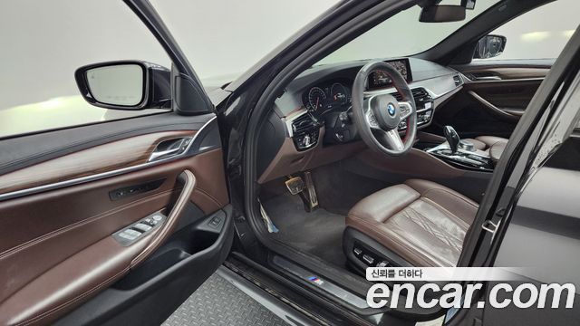 BMW 5 Series (G30) 530i xDrive M Sport Package Plus 2019 — фото 10