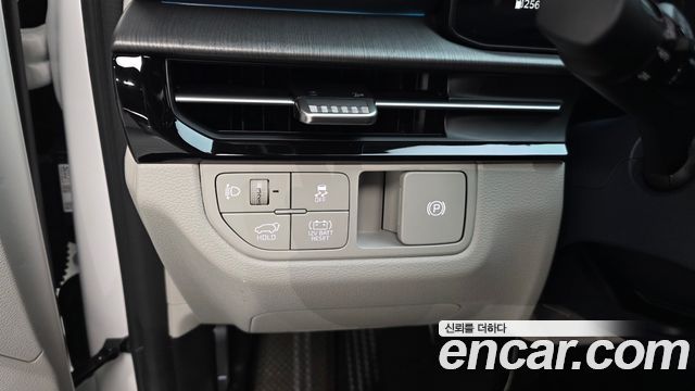 Kia Sportage Hybrid (V) HEV 1.6 2WD Signature X Line 2025 — фото 27