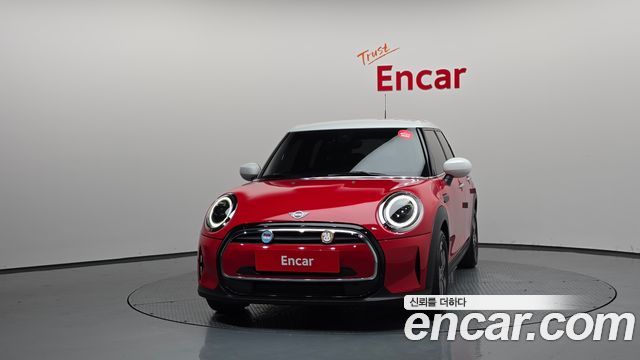 MINI Cooper 5Door Classic Third Generation 2023 — фото 3
