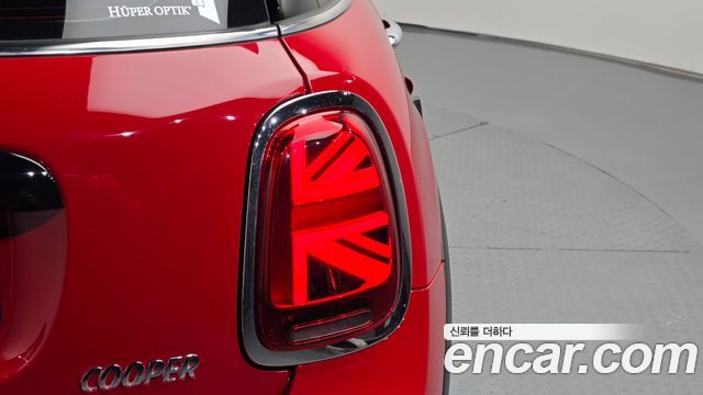 MINI Cooper 5Door Classic Third Generation 2023 — фото 23