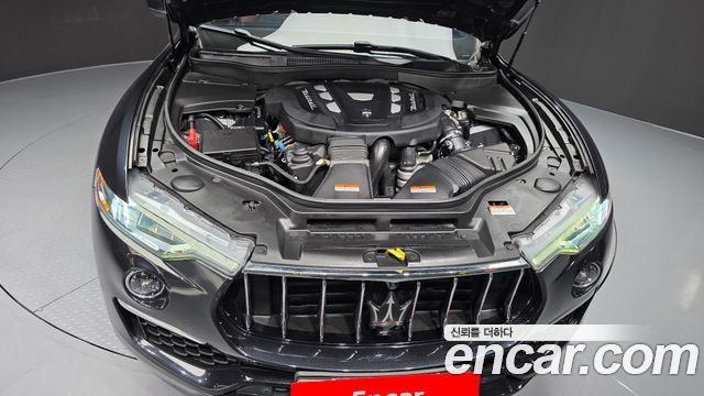 Maserati Levante 3.0 Diesel AWD GranLusso 2020 — фото 6