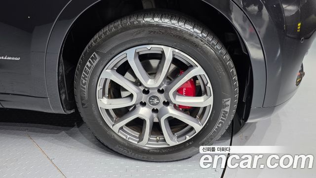 Maserati Levante 3.0 Diesel AWD GranLusso 2020 — фото 27