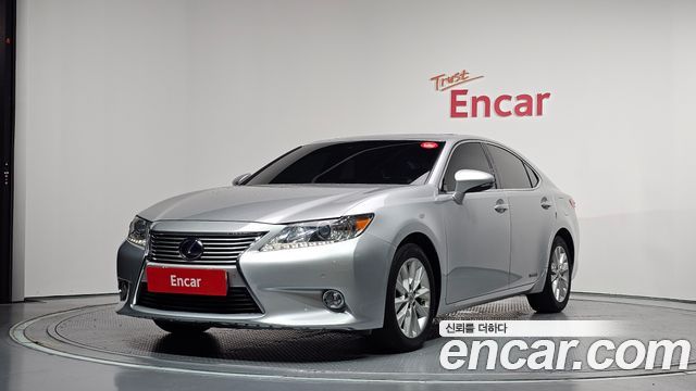 Lexus ES300h Supreme XV60