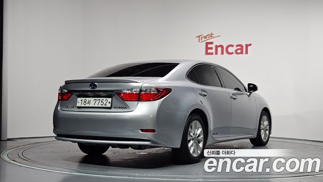 Lexus ES300h Supreme XV60 2013 — фото 2