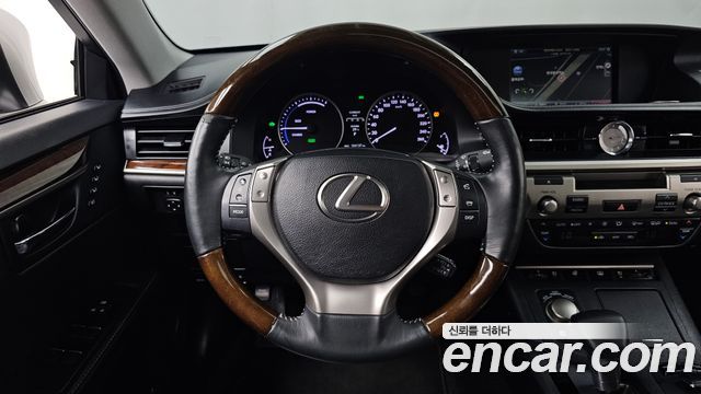 Lexus ES300h Supreme XV60 2013 — фото 13