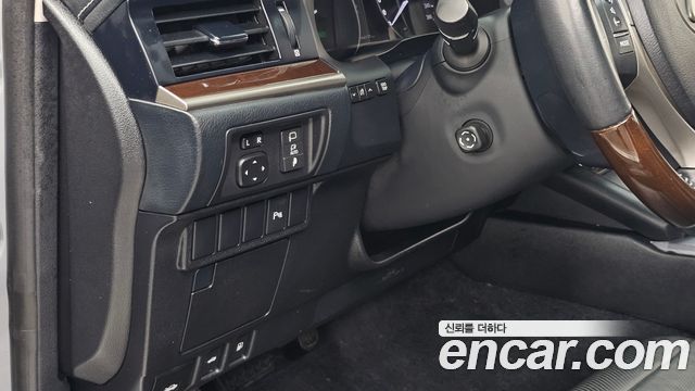 Lexus ES300h Supreme XV60 2013 — фото 18