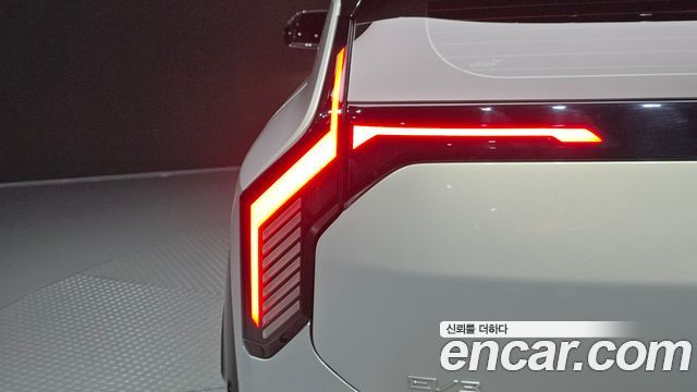 Kia EV3 Long Range 2WD GT Line 2025 — фото 23