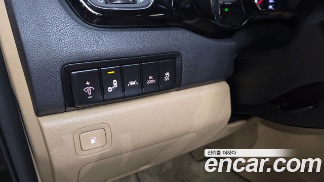 Kia Carnival Gasoline 9-Seater Hi-Limousine Noblesse Special 2020 — фото 14