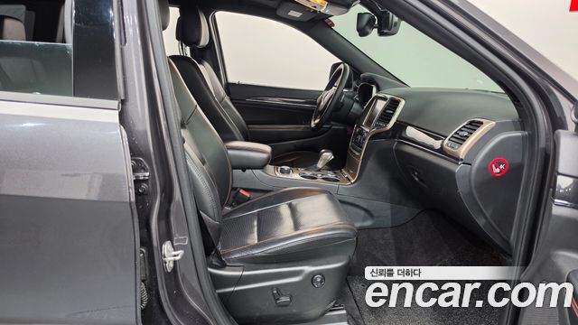 Jeep Grand Cherokee 3.0 Diesel 75th Special Edition WK2 2016 — фото 11