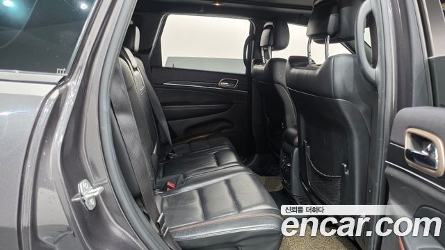Jeep Grand Cherokee 3.0 Diesel 75th Special Edition WK2 2016 — фото 12