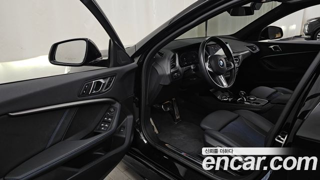 BMW 1 Series (F40) 120i M Sports 2023 — фото 10