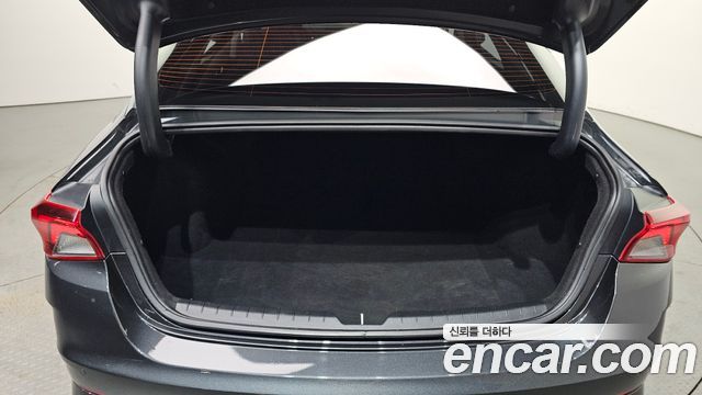 Kia K5 (III) 2.0 Prestige 2021 — фото 20