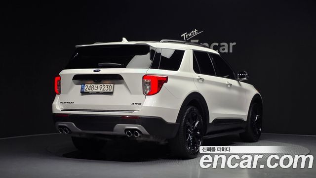 Ford Explorer (VI) 3.0 Platinum 4WD 2022 — фото 2
