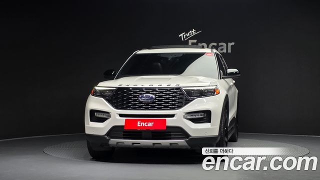 Ford Explorer (VI) 3.0 Platinum 4WD 2022 — фото 3
