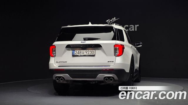 Ford Explorer (VI) 3.0 Platinum 4WD 2022 — фото 4
