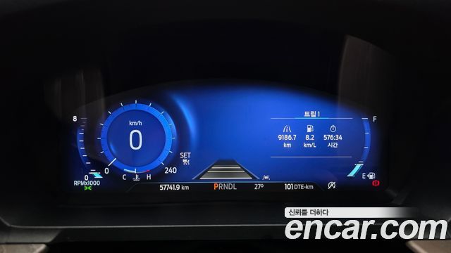 Ford Explorer (VI) 3.0 Platinum 4WD 2022 — фото 8