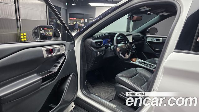 Ford Explorer (VI) 3.0 Platinum 4WD 2022 — фото 10