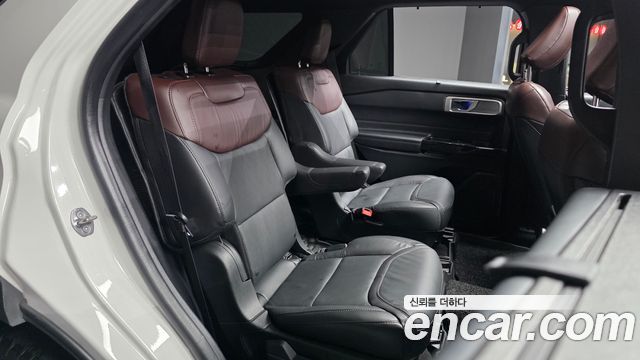 Ford Explorer (VI) 3.0 Platinum 4WD 2022 — фото 12