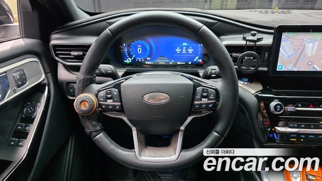 Ford Explorer (VI) 3.0 Platinum 4WD 2022 — фото 13
