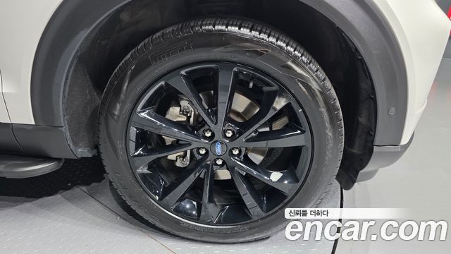 Ford Explorer (VI) 3.0 Platinum 4WD 2022 — фото 21