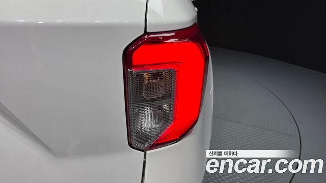 Ford Explorer (VI) 3.0 Platinum 4WD 2022 — фото 23