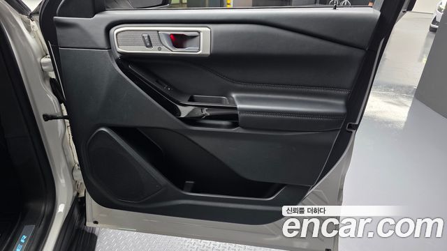 Ford Explorer (VI) 3.0 Platinum 4WD 2022 — фото 25