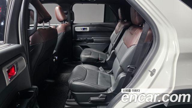 Ford Explorer (VI) 3.0 Platinum 4WD 2022 — фото 26