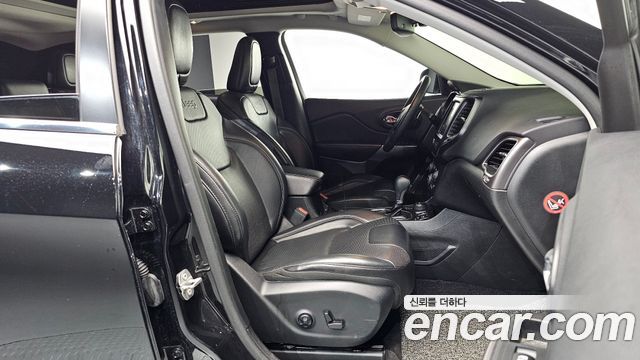 Jeep Cherokee (KL) 2.4 Longitude High AWD 2019 — фото 12